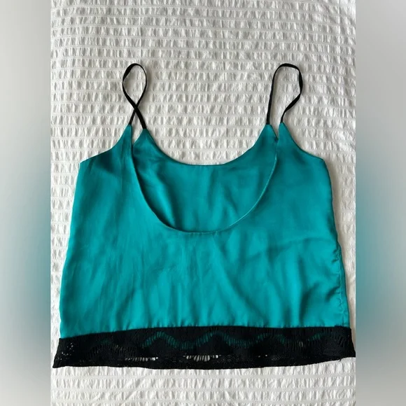 Top - Picture 2 of 2